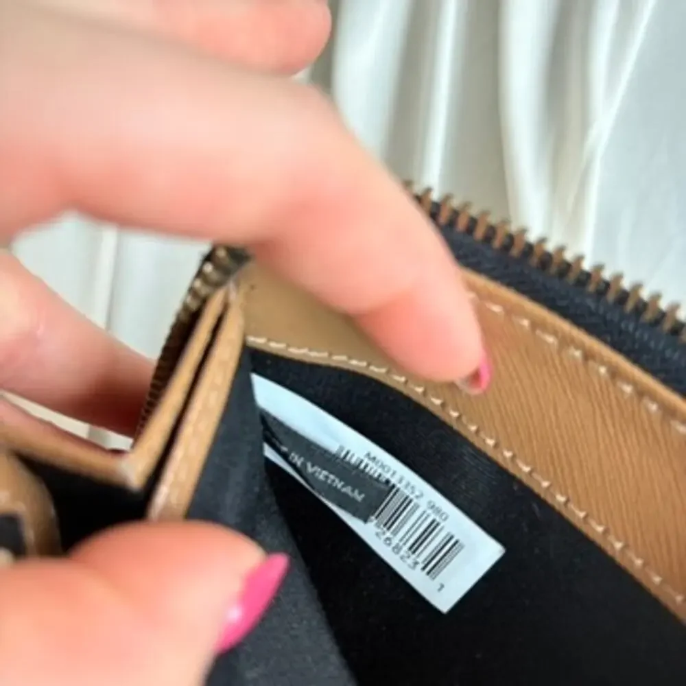 Marc Jacobs Snapshot Continental Wallet - Black Saffiano Leather, Coral Pink